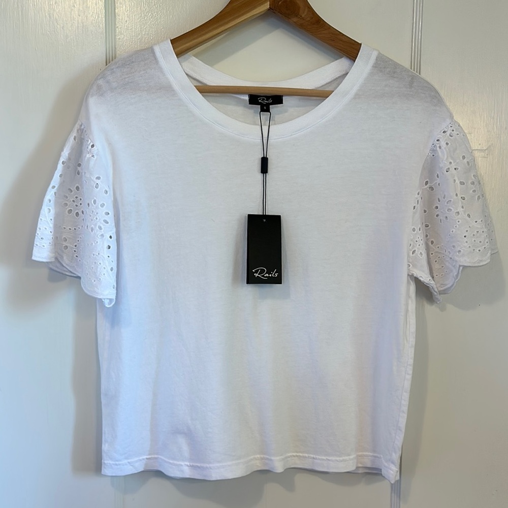 ✨RAILS Georgia Short Sleeve Cotton Eyelet Top- Small ✨ - Picture 4 of 9